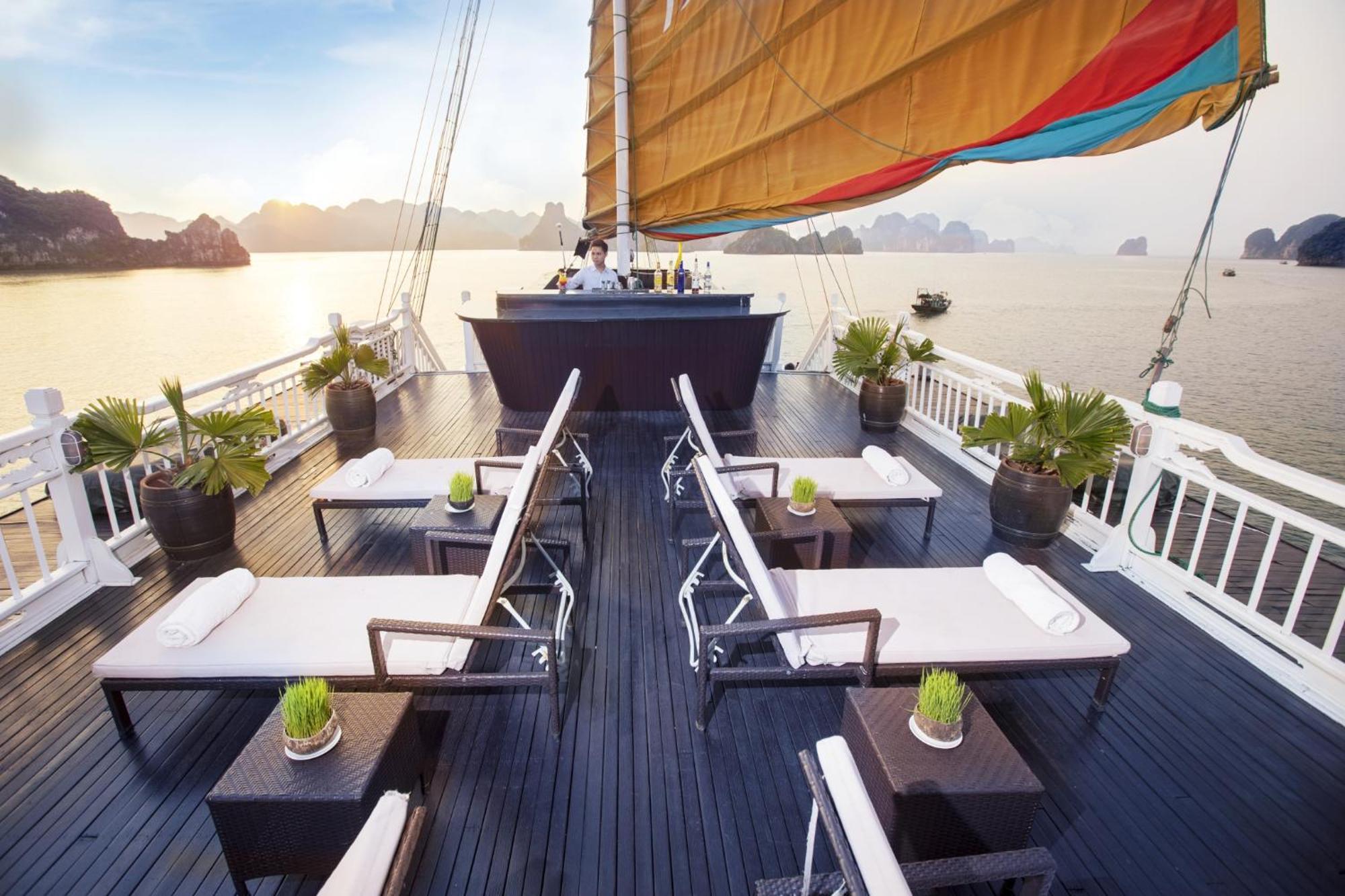 Hera Boutique Cruise Ha Long Bay Eksteriør billede