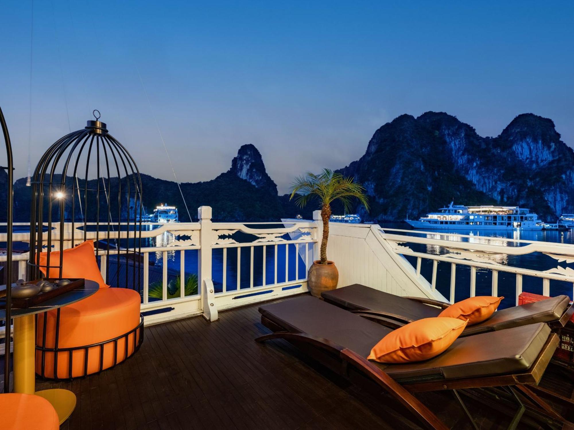 Hera Boutique Cruise Ha Long Bay Eksteriør billede
