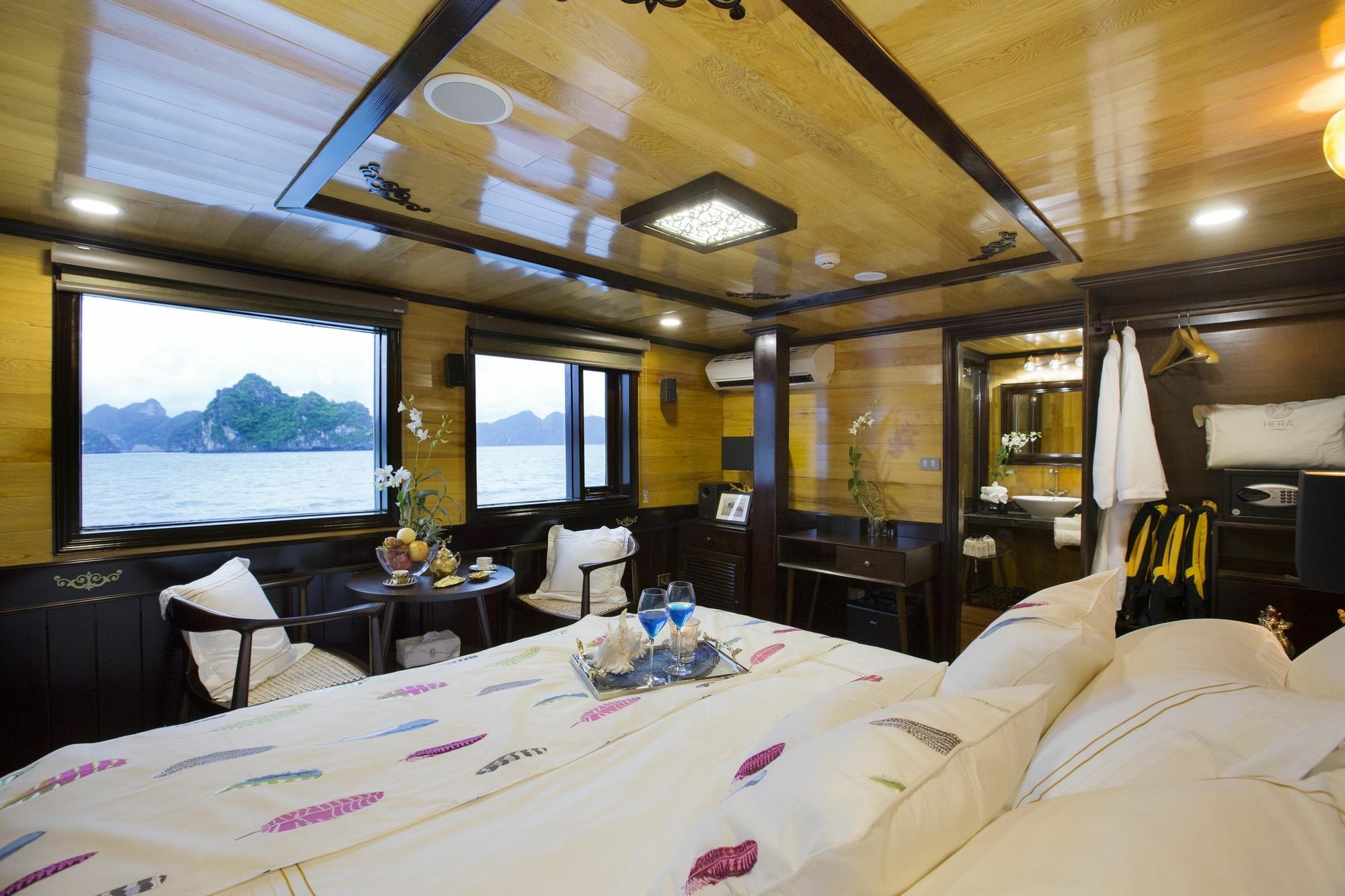 Hera Boutique Cruise Ha Long Bay Eksteriør billede