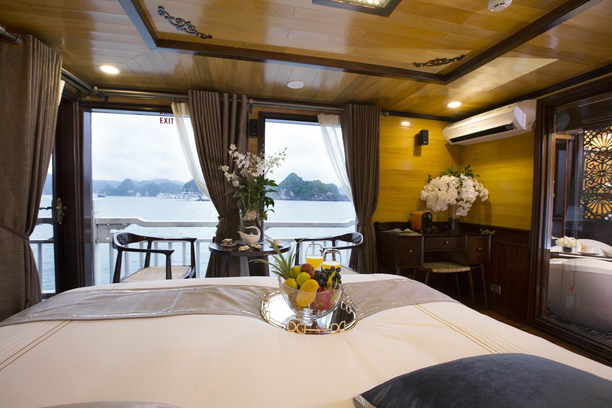 Hera Boutique Cruise Ha Long Bay Eksteriør billede