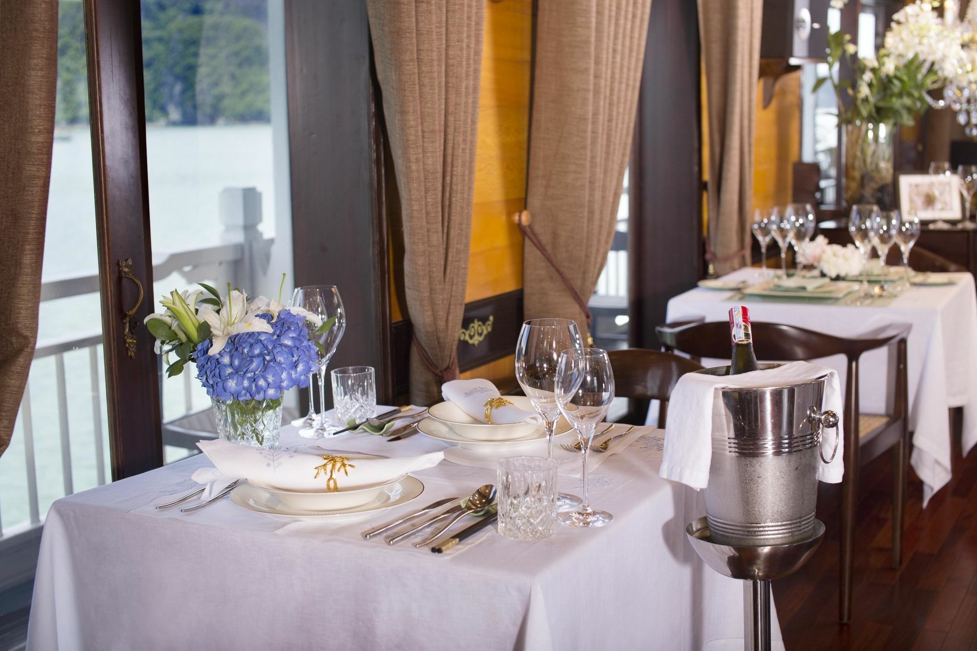 Hera Boutique Cruise Ha Long Bay Eksteriør billede