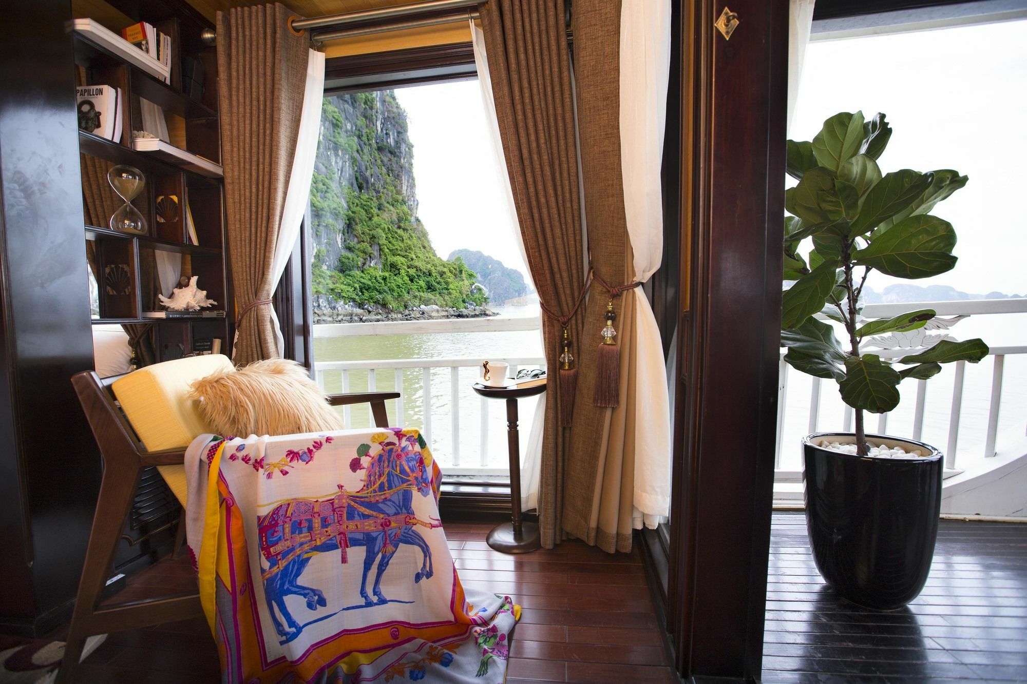 Hera Boutique Cruise Ha Long Bay Eksteriør billede