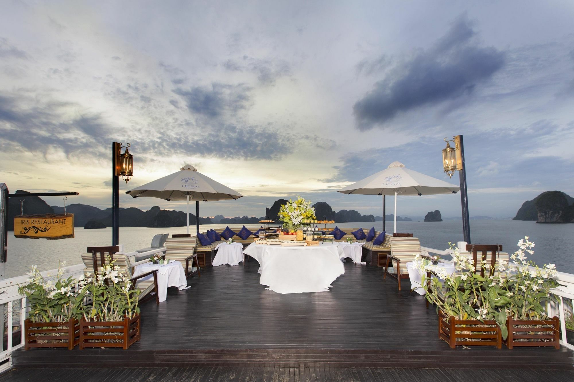 Hera Boutique Cruise Ha Long Bay Eksteriør billede