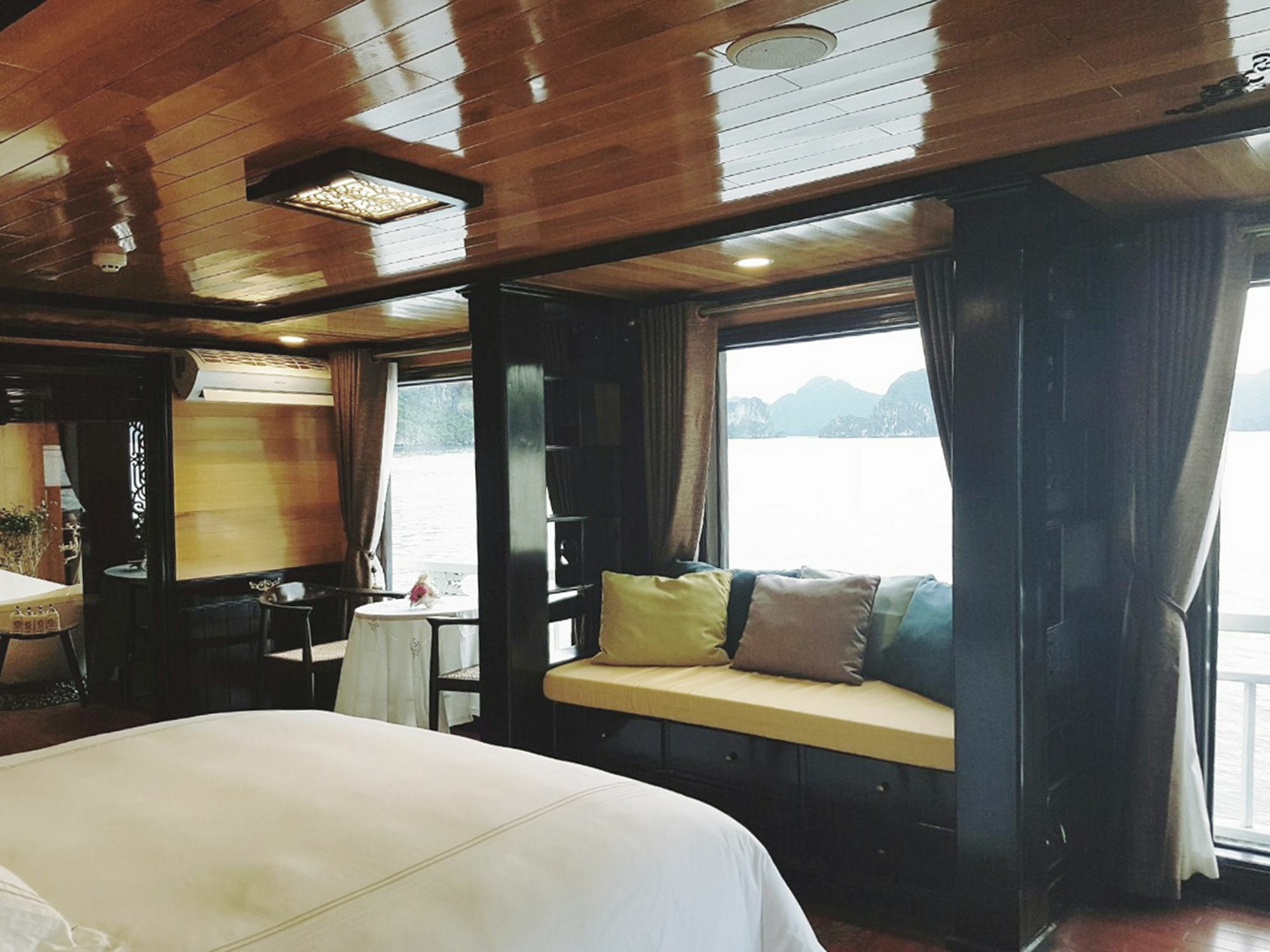 Hera Boutique Cruise Ha Long Bay Eksteriør billede